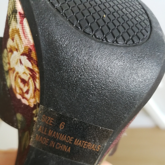 ❤️[3/$35] Qupid Strappy Floral Platform Block Heel - Picture 8 of 9